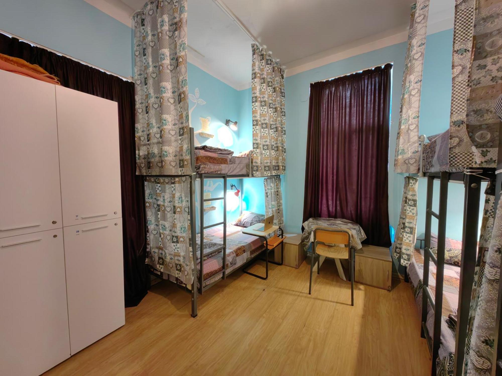 "No Party & Many Rules" Hostel N1 София Номер фото